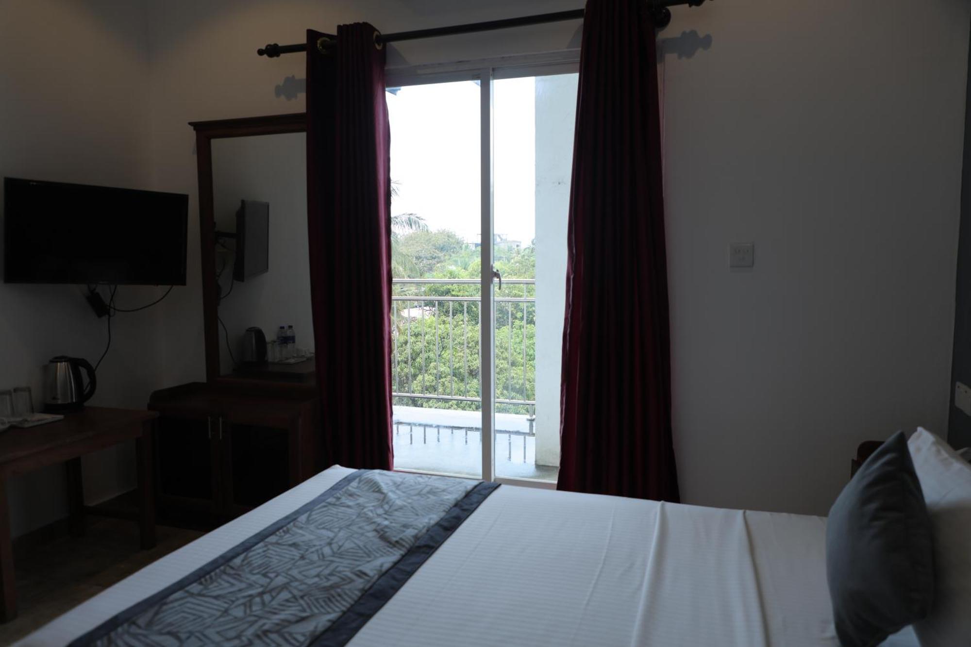 Pearl Island Inn Jaffna Exterior photo