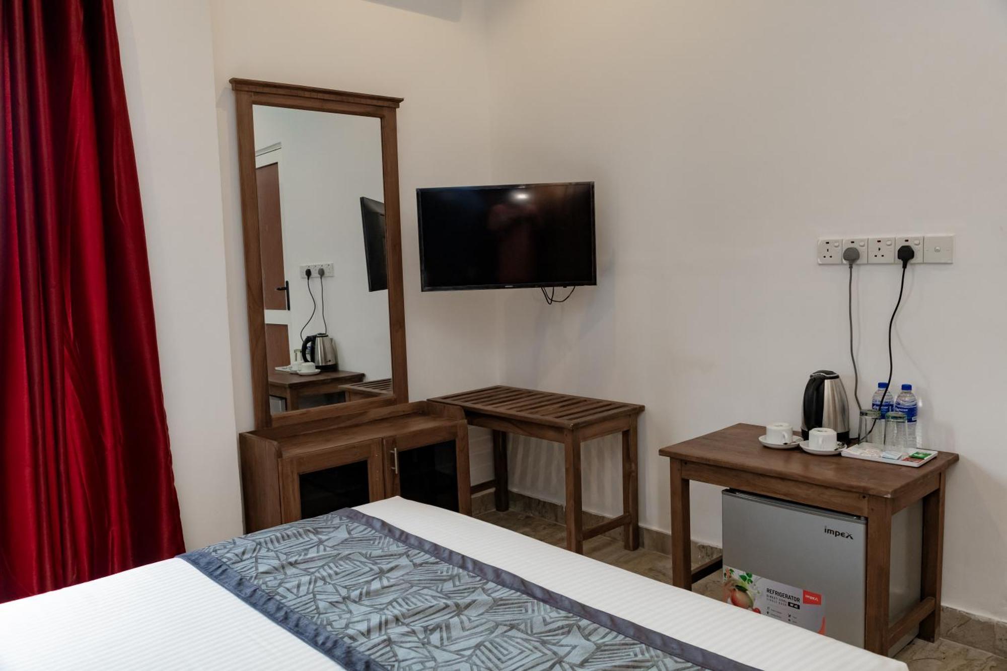 Pearl Island Inn Jaffna Exterior photo